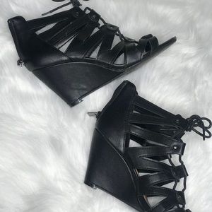 Black Wedges
